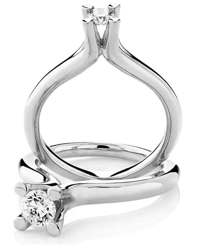 18K Solitaire Design Ring with a 0.50ct TW (Top Wesselton) - VS premium diamond