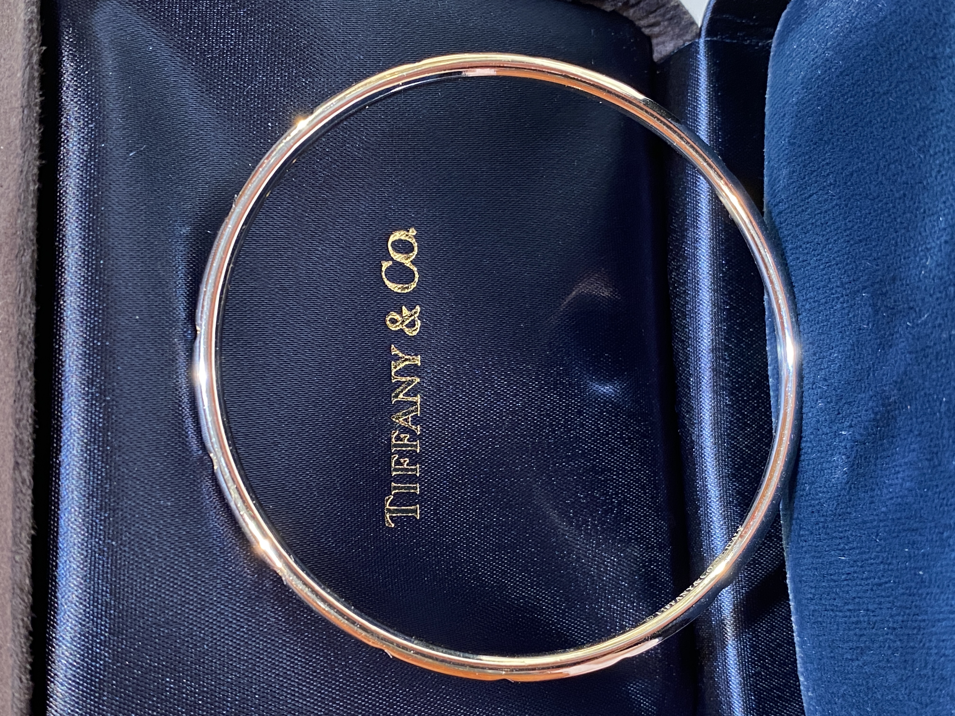 Original Tiffany & Co. 18K 750 white gold bangle with diamonds
