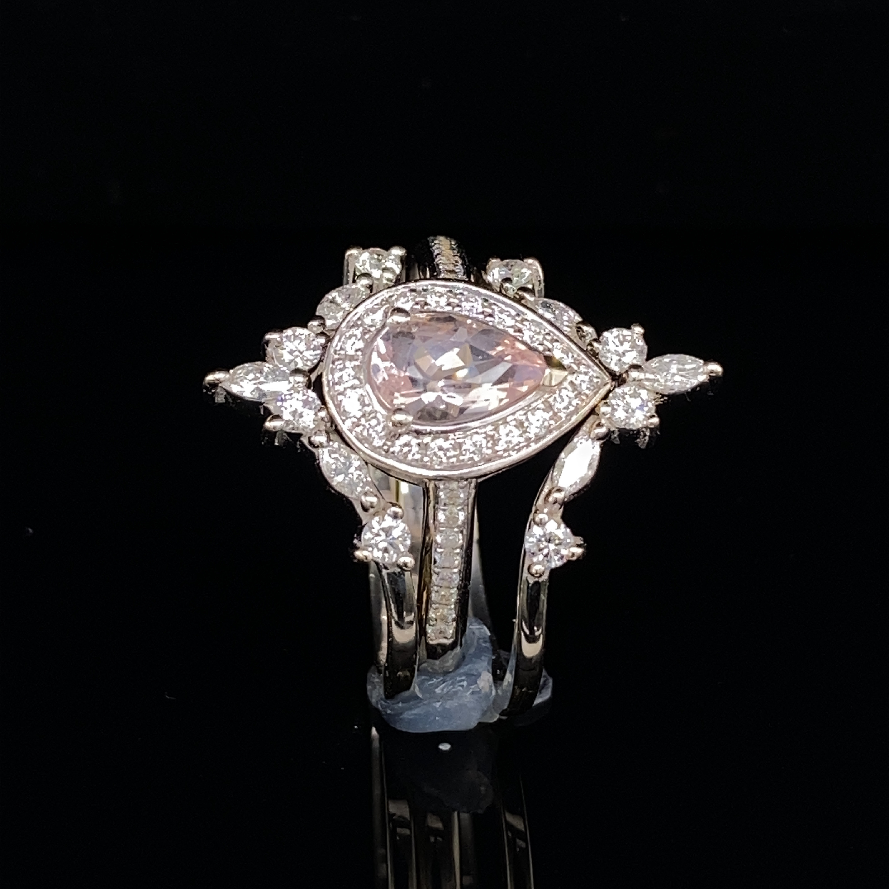 14K Hvitt gull 3-in-1 diamantring med rosa Morganitt 