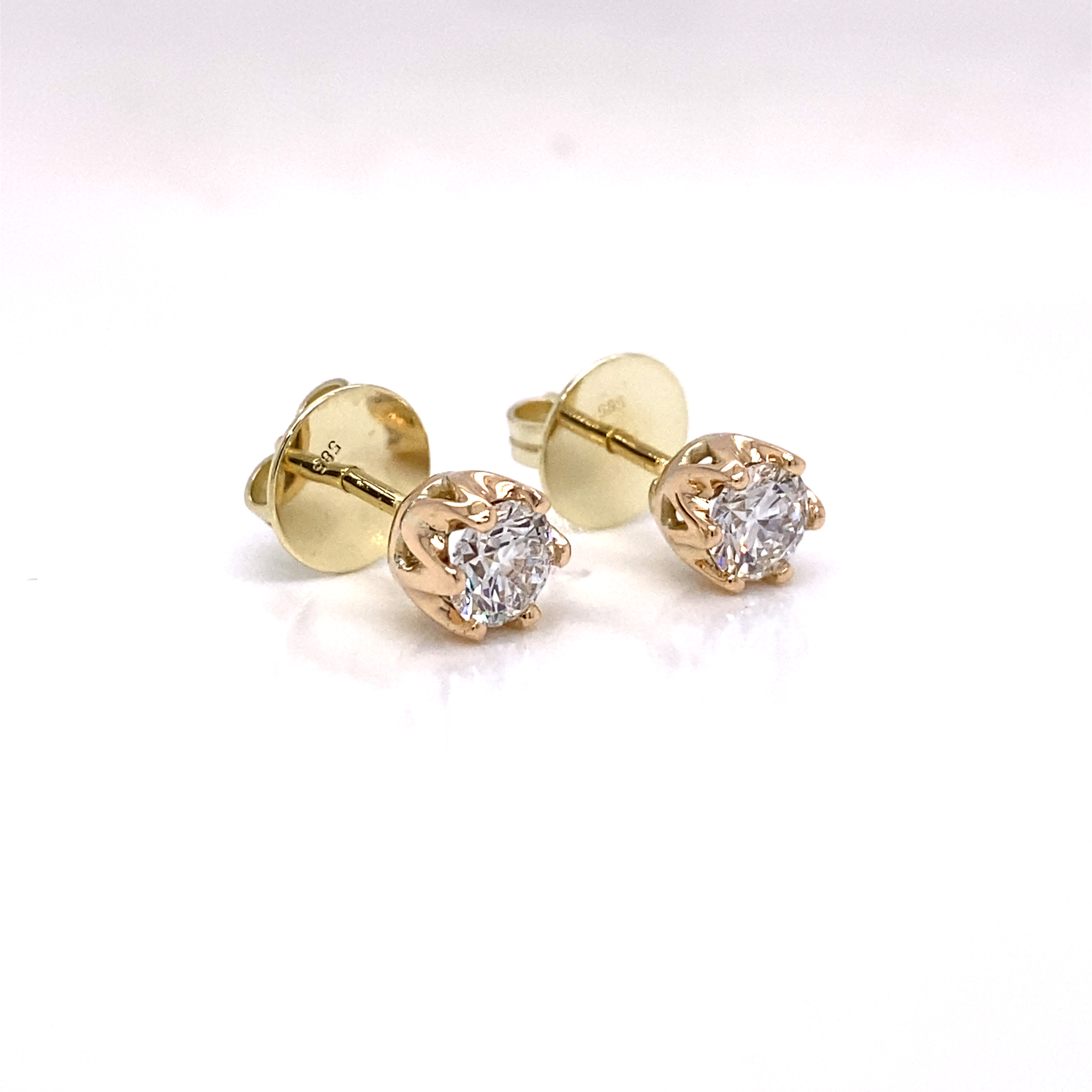 100% Handmade Solitaire Diamond Studs in Pink Gold - Total 1.00ct. -  0.50ct. River (D) - VVS2 & 0.50ct. River (D) VS2 - GIA Certified  
